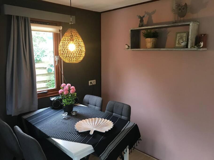 Sfeervol Chalet In Drenthe Bij Het Dwingelderveld Villa Spier Exteriör bild